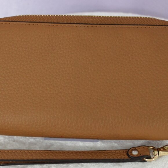 Michael Kors Pebbled Leather Bucket Bag & Jet Set Continental Wallet Set – Acorn - Picture 11 of 13